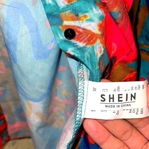 NWOT- Floral Brush Print, Pocket Front Button Up Blouse. 5️⃣✖️3️⃣0️⃣ - Picture 9 of 9